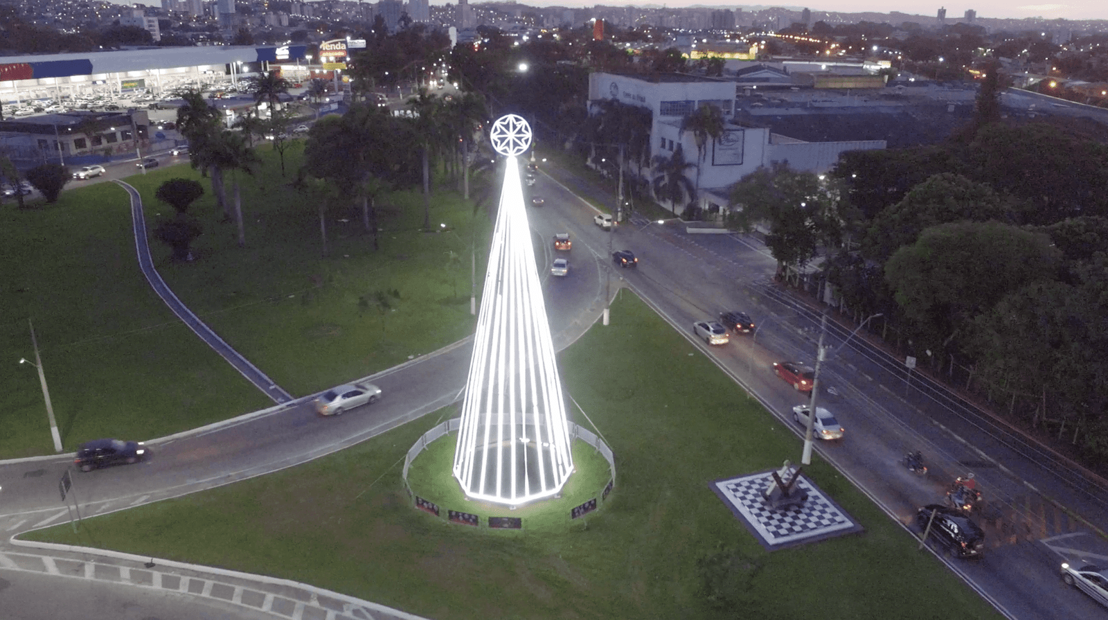 Arvore de Luz - Foto Havan Jacarei